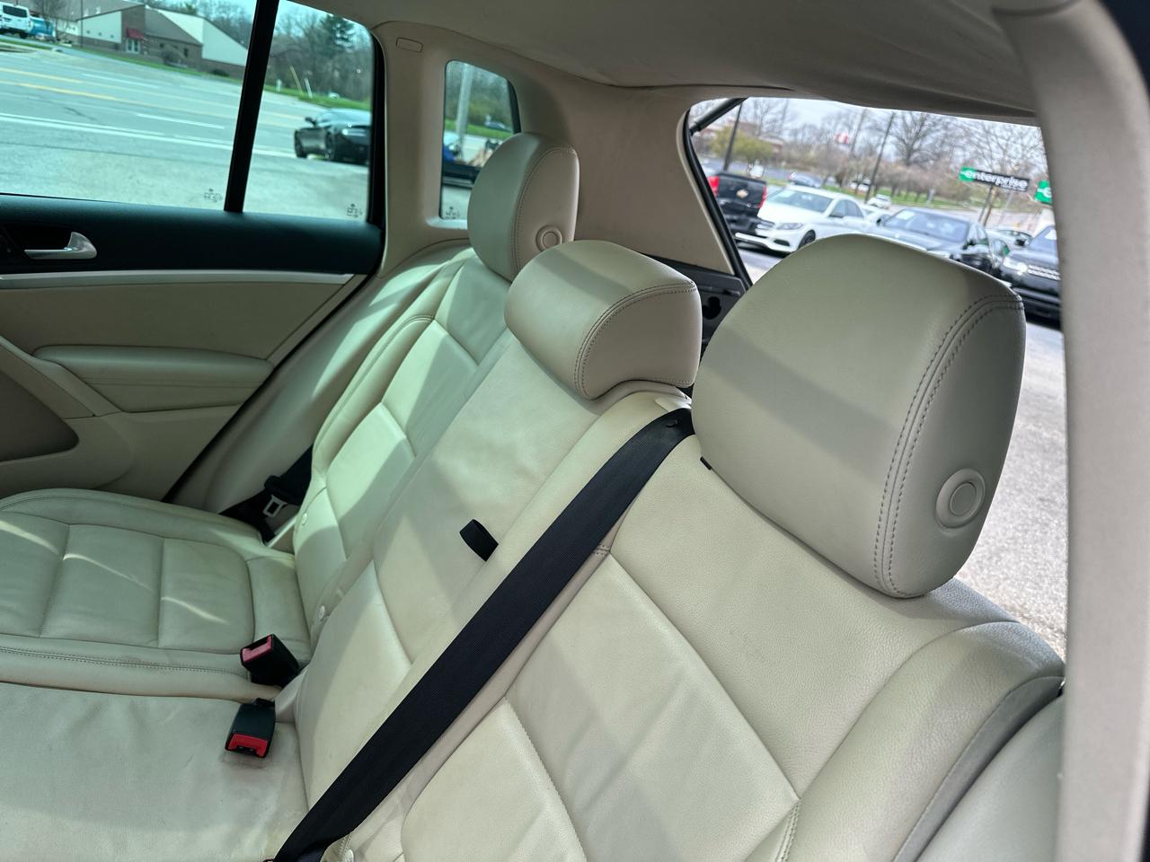 Volkswagen Tiguan 4WD 4dr Auto SE w/Sunroof & Nav 2013