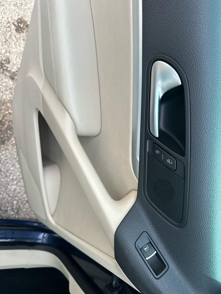 Volkswagen Tiguan 4WD 4dr Auto SE w/Sunroof & Nav 2013