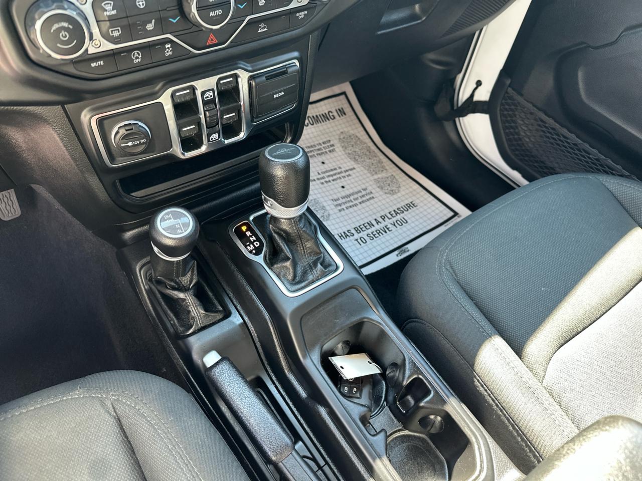 Jeep Gladiator Willys 4x4 2021