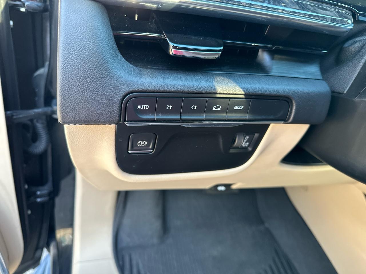 Cadillac Escalade 4WD 4dr Premium Luxury 2021