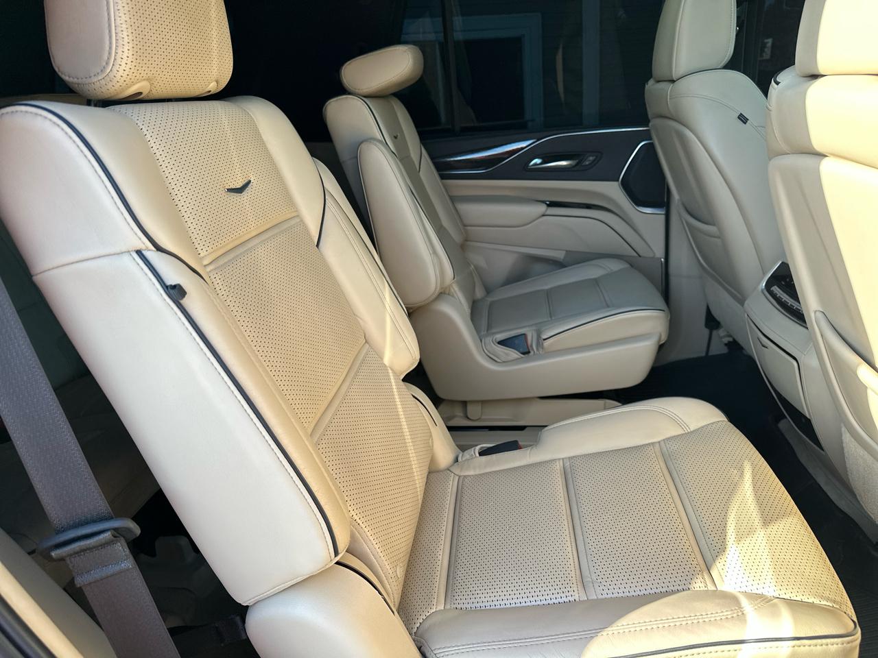 Cadillac Escalade 4WD 4dr Premium Luxury 2021