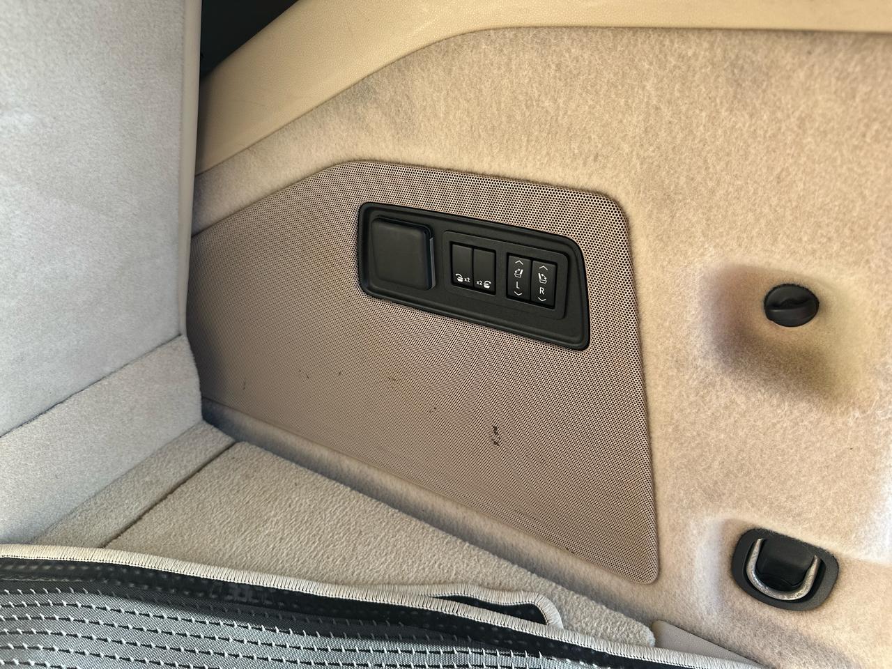 Cadillac Escalade 4WD 4dr Premium Luxury 2021