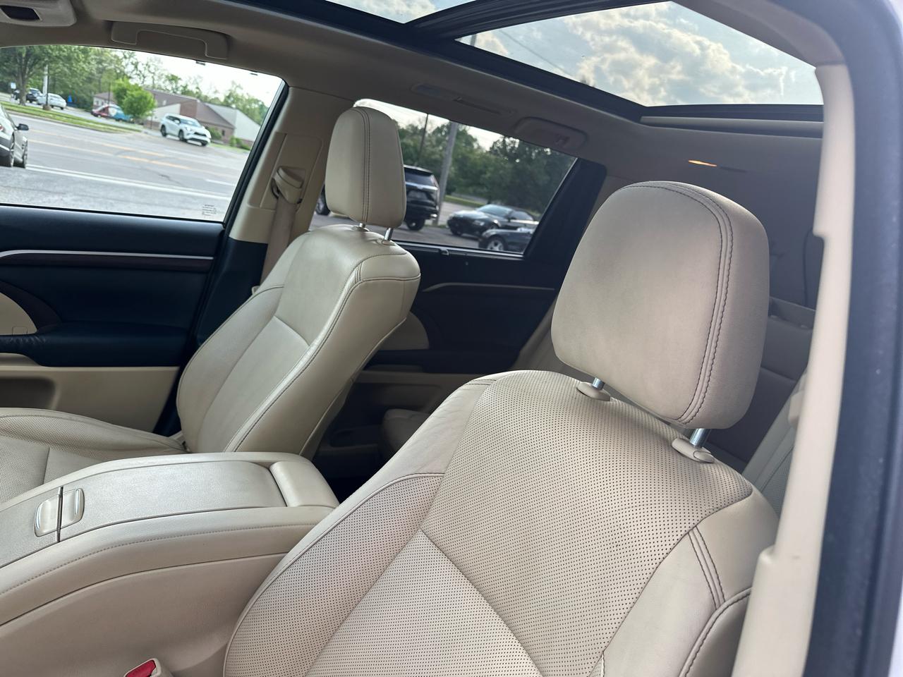 Toyota Highlander AWD 4dr V6 Limited (Natl) 2015