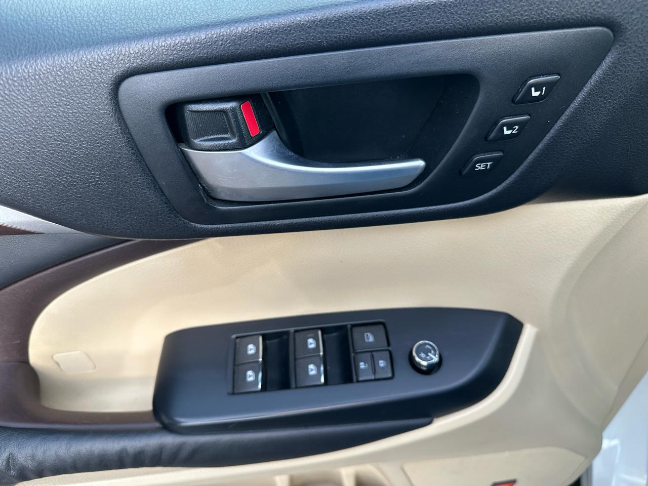 Toyota Highlander AWD 4dr V6 Limited (Natl) 2015