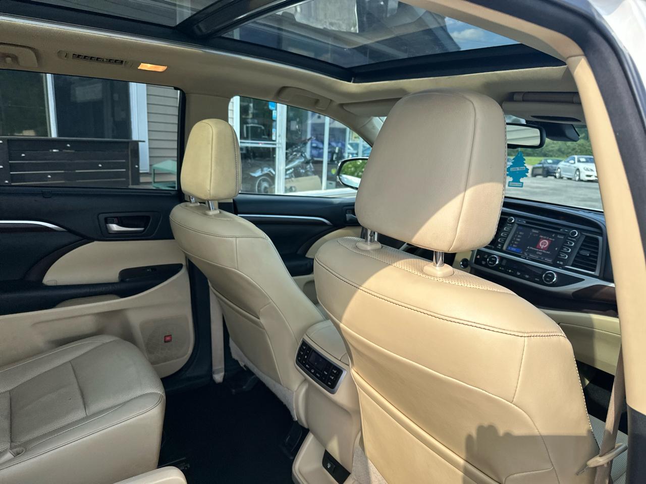 Toyota Highlander AWD 4dr V6 Limited (Natl) 2015