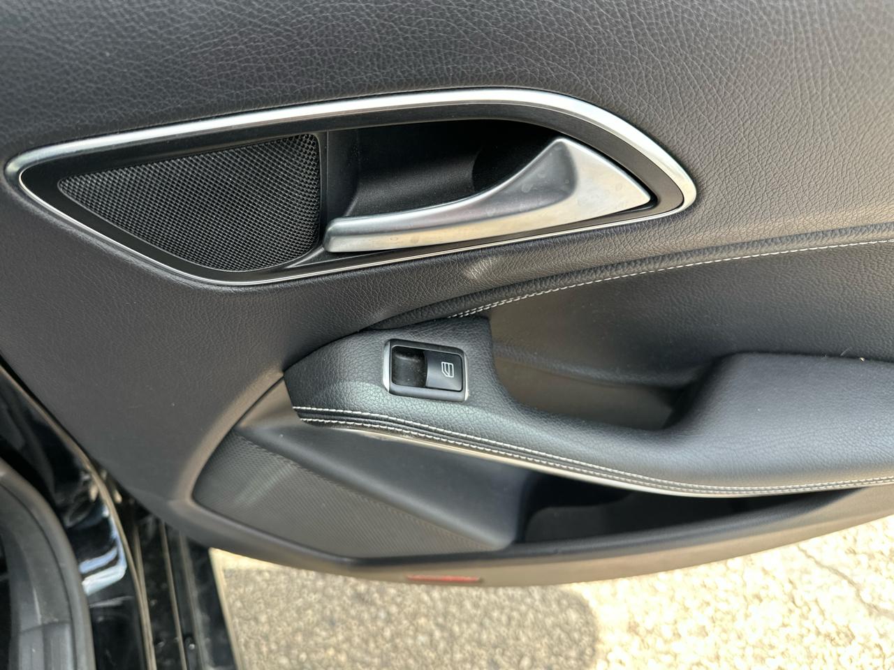 Mercedes-Benz CLA-Class 4dr Sdn CLA 250 FWD 2014