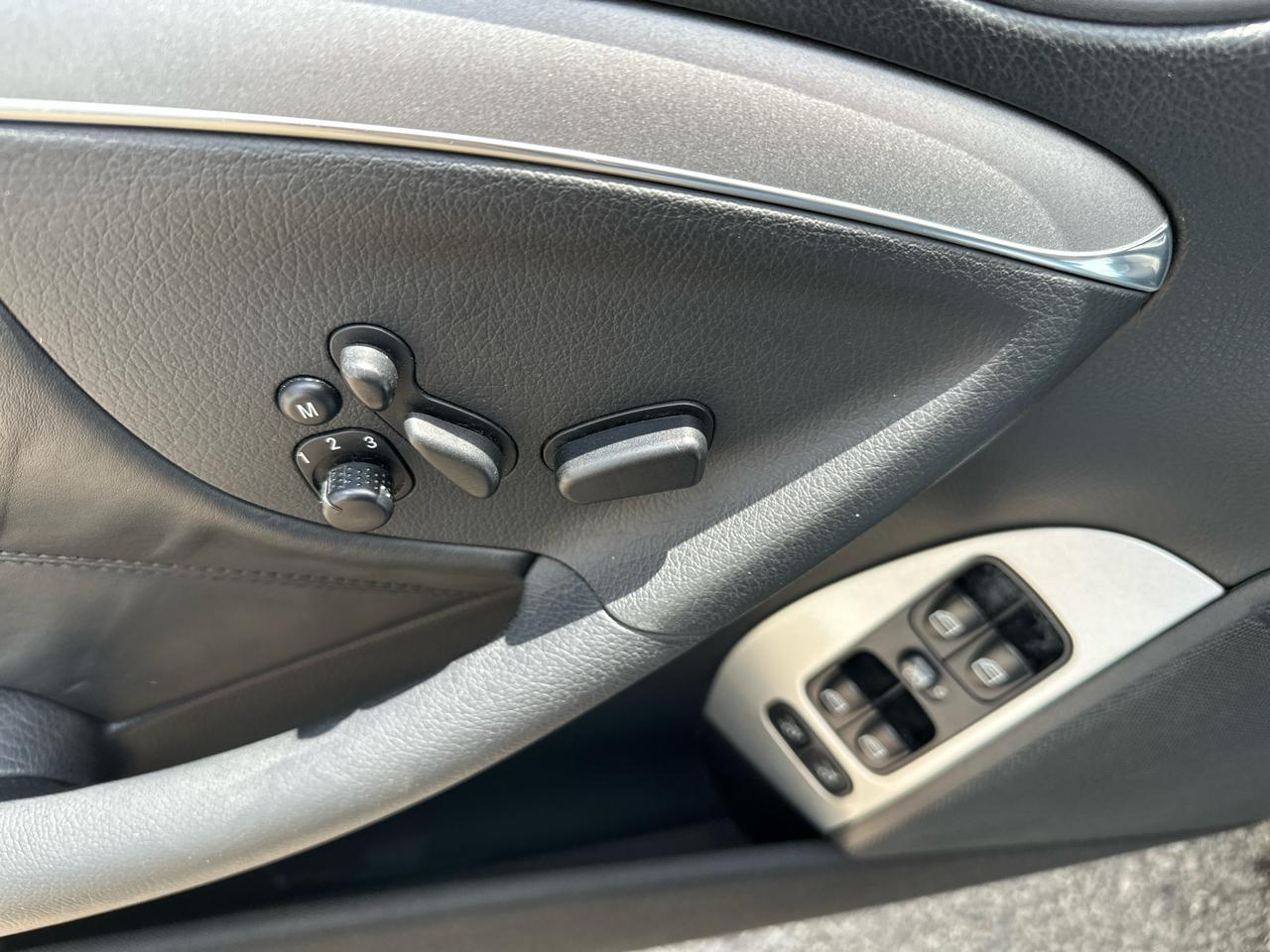 Mercedes-Benz CLK-Class 2dr Cabriolet 6.3L AMG 2008