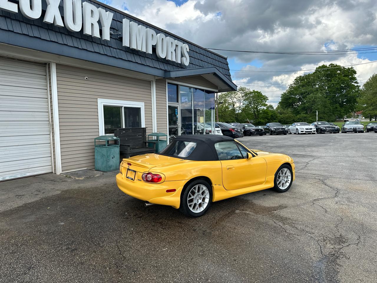 Mazda MX-5 Miata 2dr Conv Cloth Auto 2002