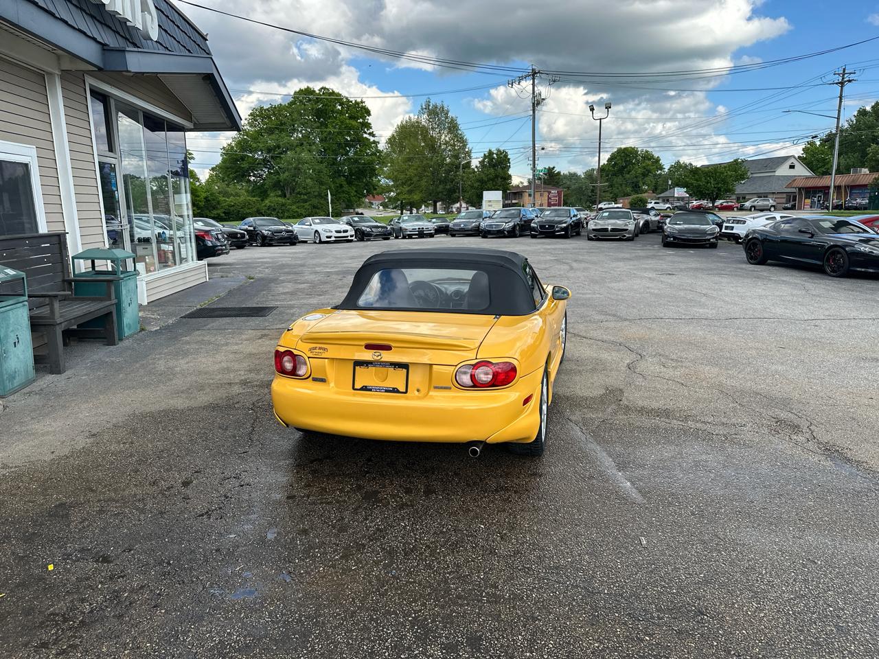 Mazda MX-5 Miata 2dr Conv Cloth Auto 2002