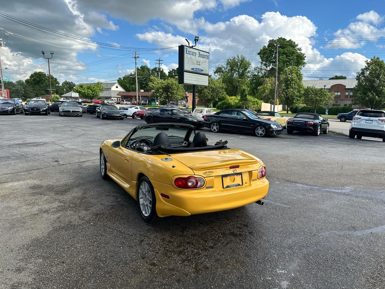 Mazda MX-5 Miata 2dr Conv Cloth Auto 2002
