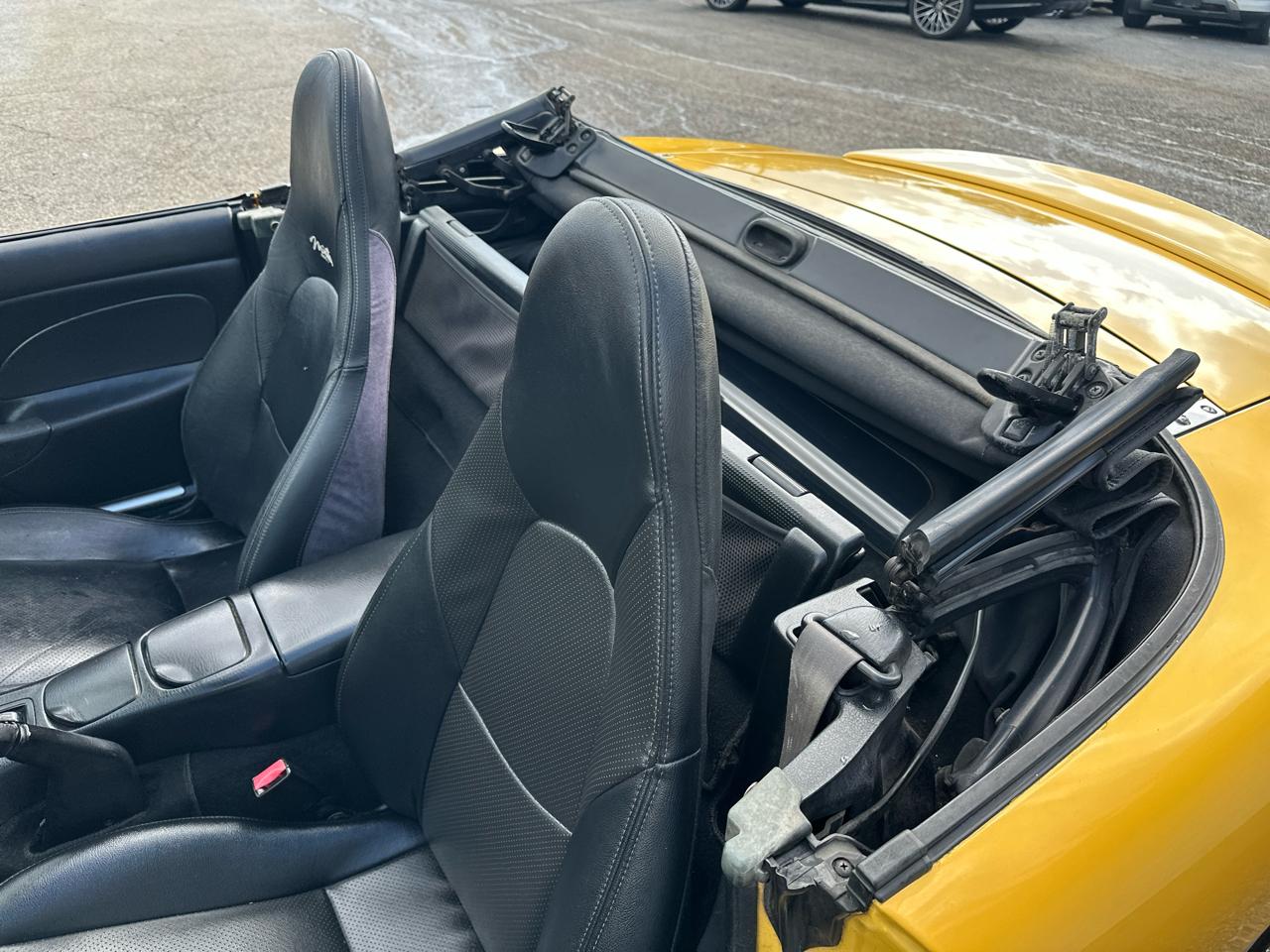 Mazda MX-5 Miata 2dr Conv Cloth Auto 2002