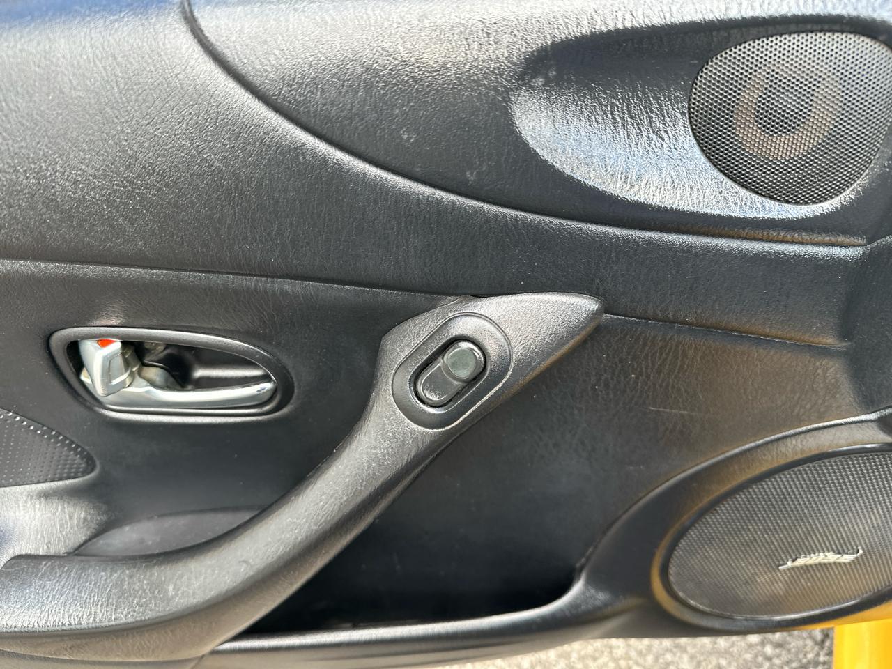 Mazda MX-5 Miata 2dr Conv Cloth Auto 2002