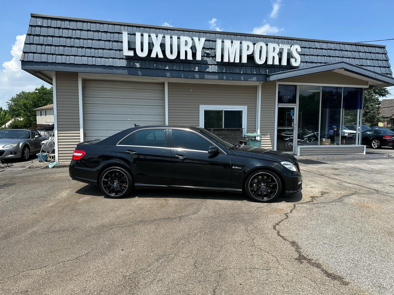 Mercedes-Benz E-Class 4dr Sdn E 63 AMG RWD 2011