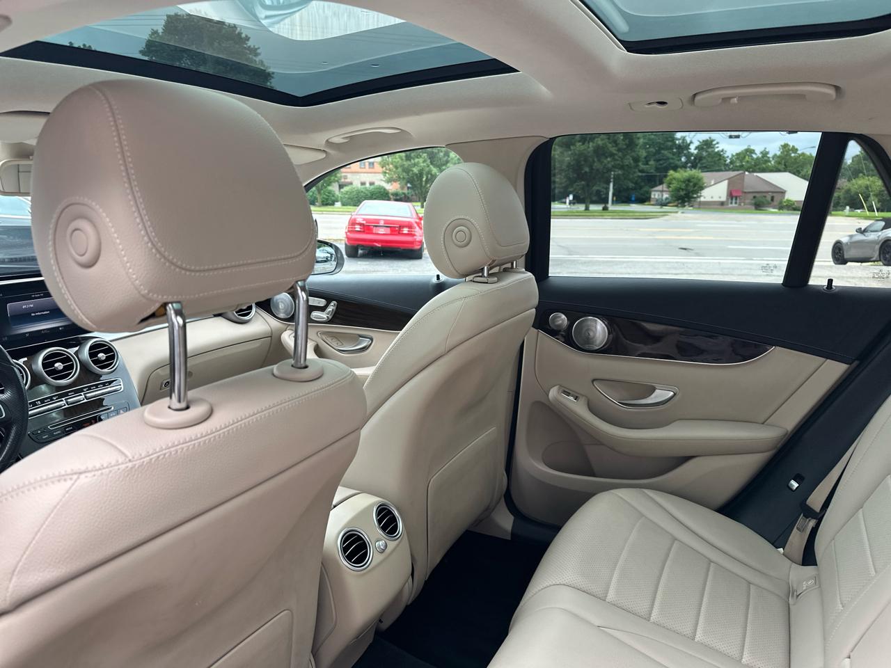 Mercedes-Benz GLC 4MATIC 4dr GLC 300 2016
