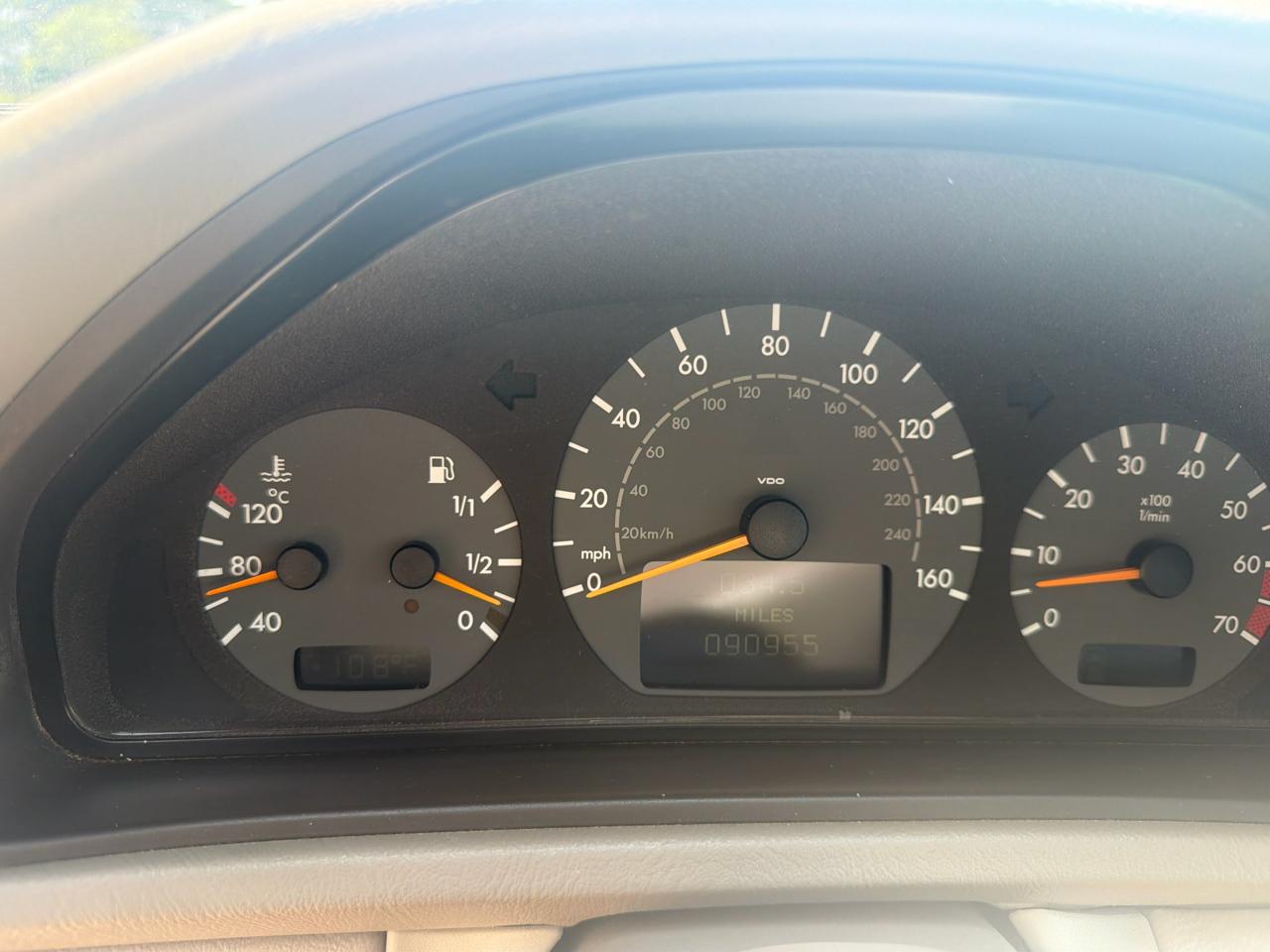 Mercedes-Benz CLK-Class 2dr Cabriolet 4.3L 2003