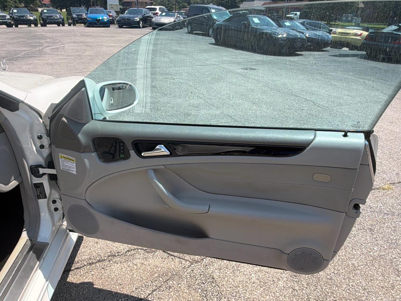Mercedes-Benz CLK-Class 2dr Cabriolet 4.3L 2003