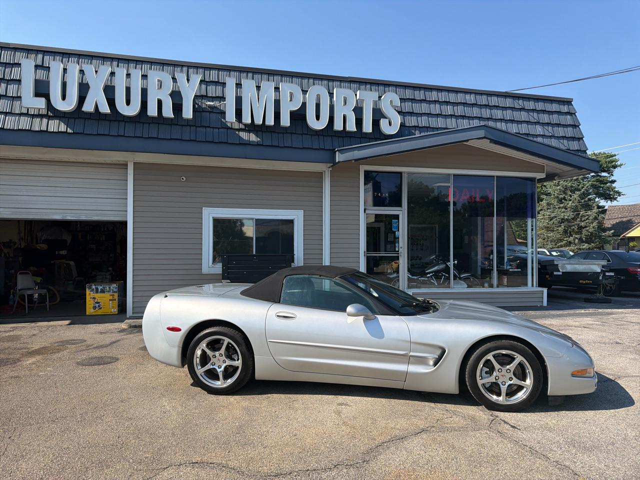 Chevrolet Corvette 2dr Convertible 2001