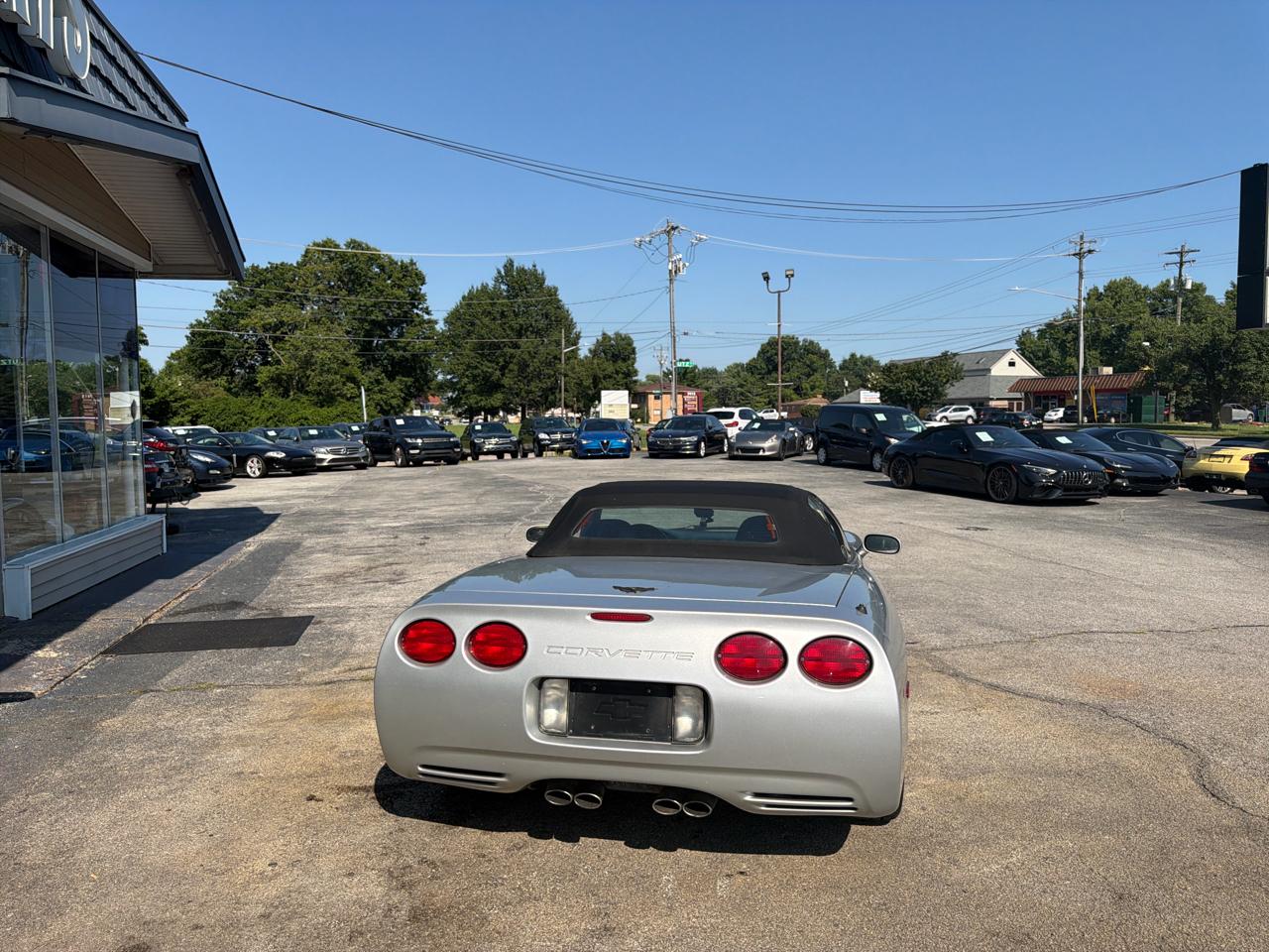 Chevrolet Corvette 2dr Convertible 2001