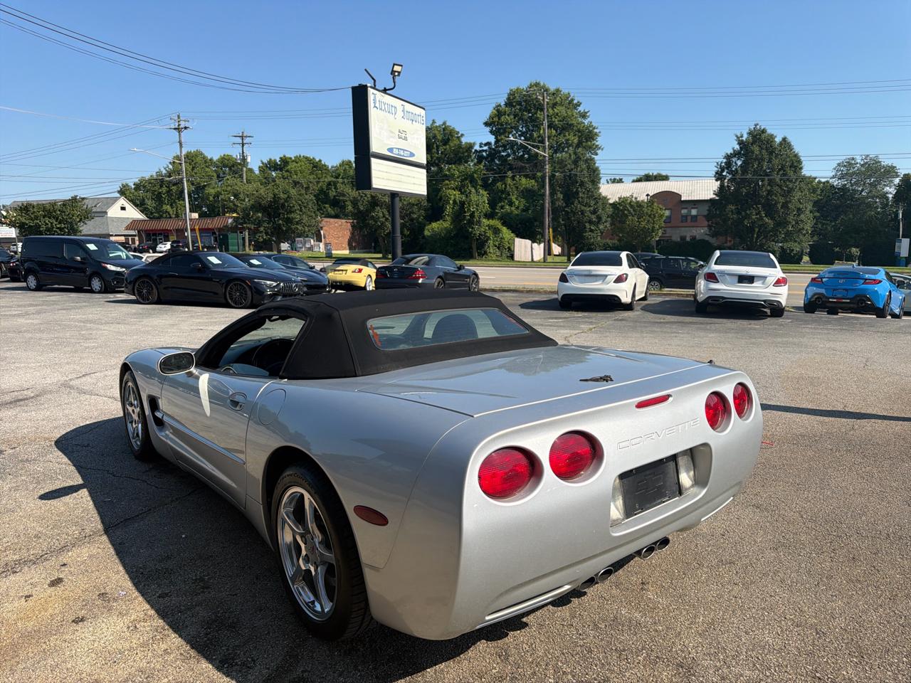 Chevrolet Corvette 2dr Convertible 2001