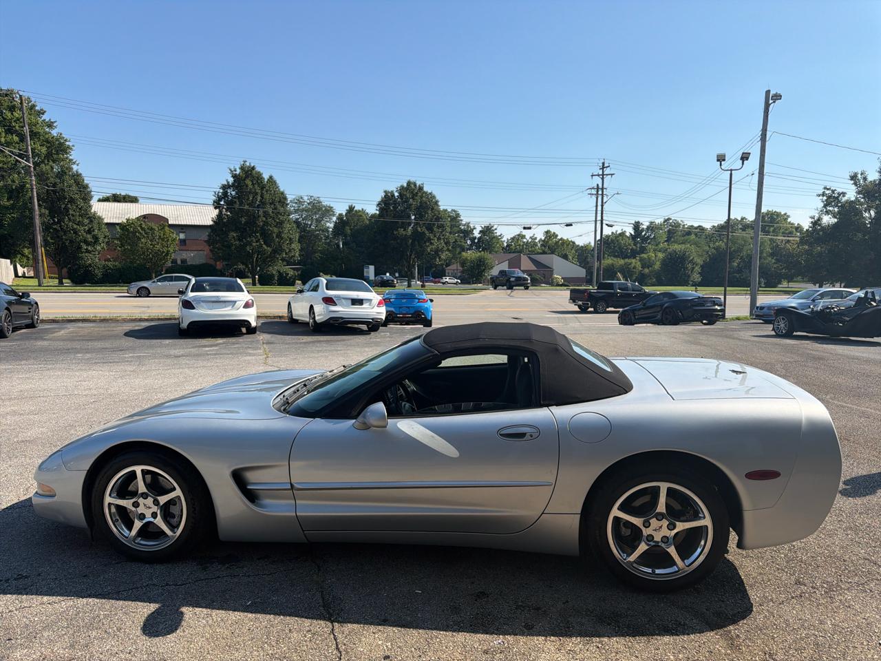 Chevrolet Corvette 2dr Convertible 2001
