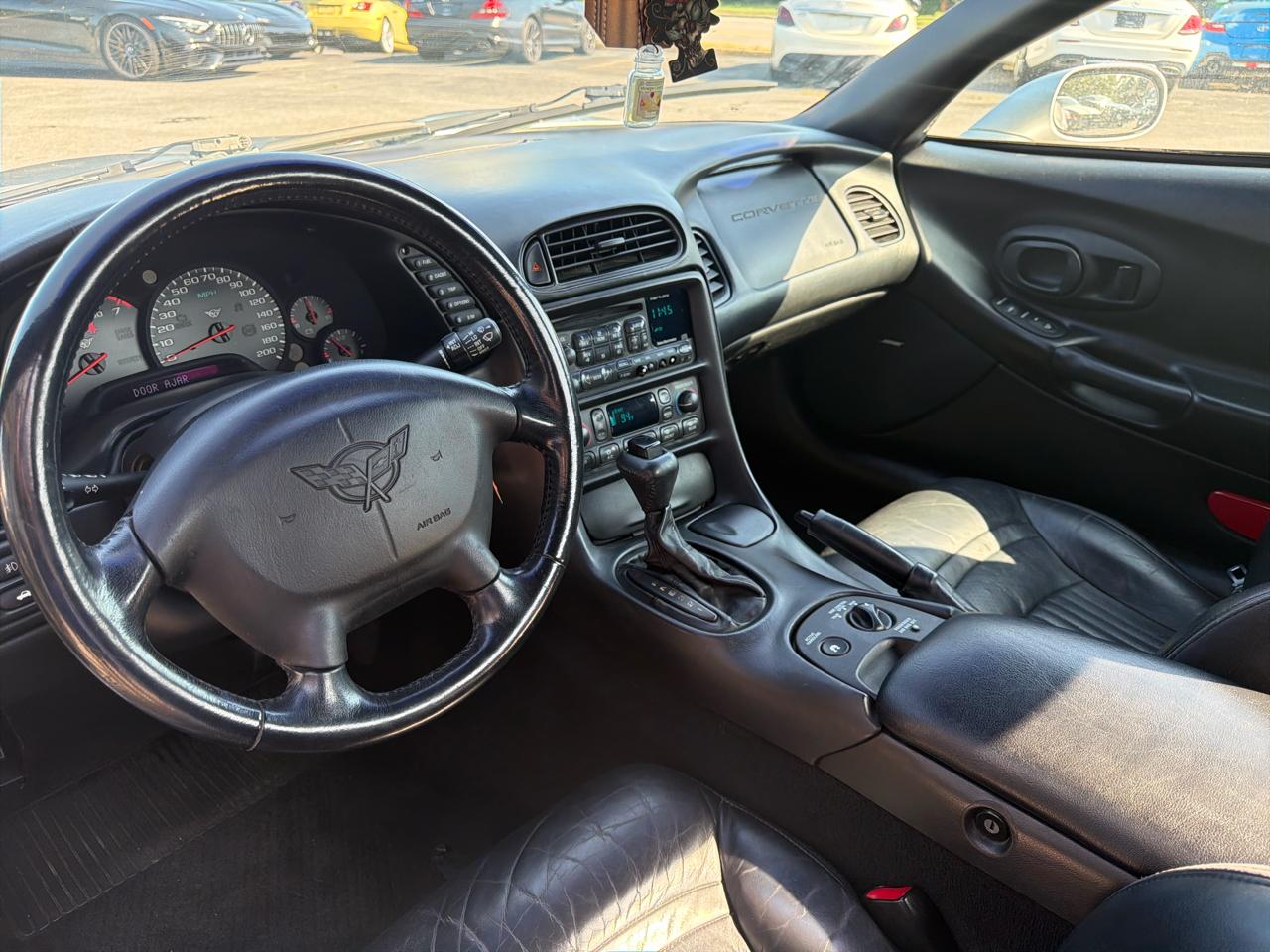 Chevrolet Corvette 2dr Convertible 2001