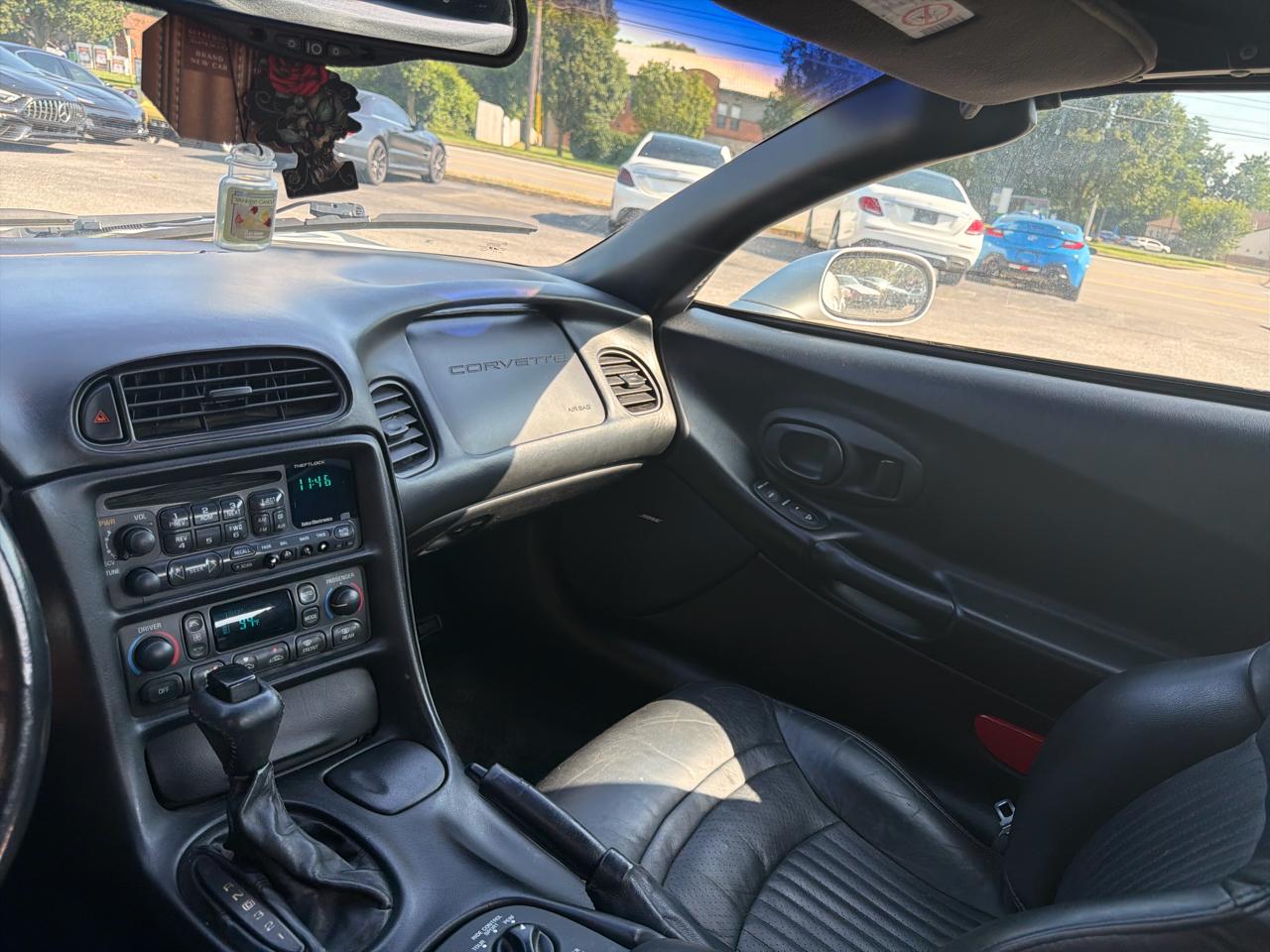 Chevrolet Corvette 2dr Convertible 2001