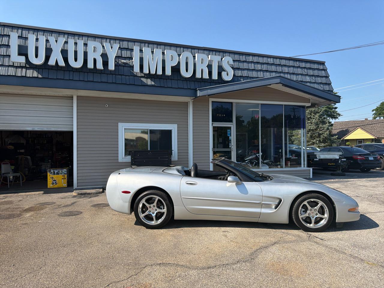 Chevrolet Corvette 2dr Convertible 2001