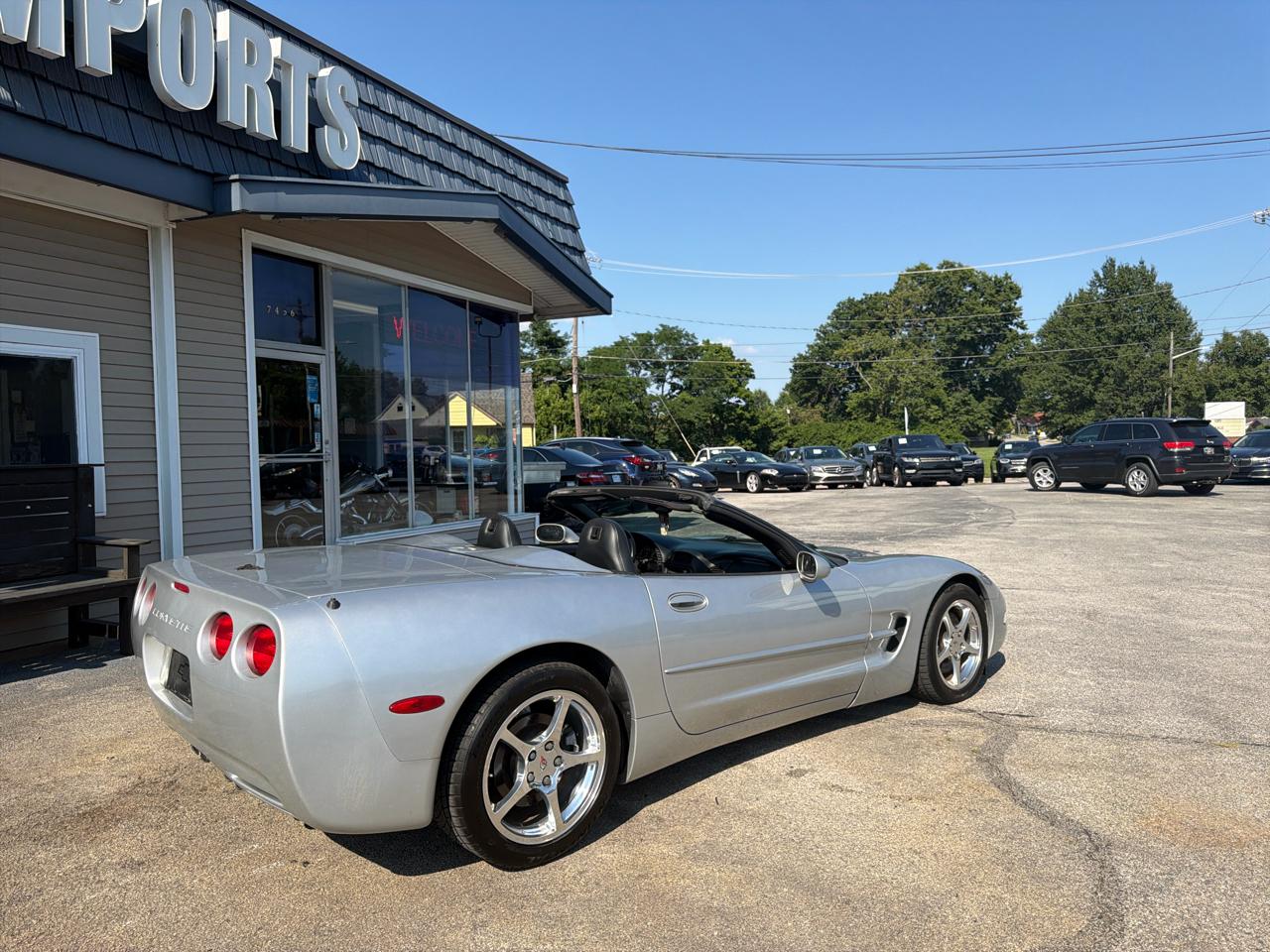 Chevrolet Corvette 2dr Convertible 2001