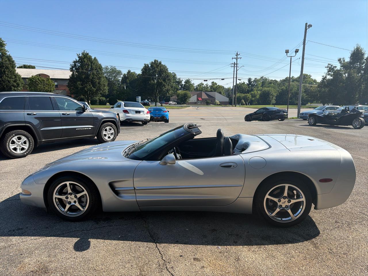 Chevrolet Corvette 2dr Convertible 2001