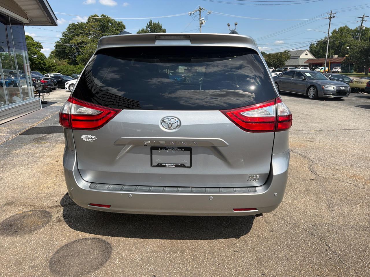 Toyota Sienna Limited Premium AWD 7-Passenger (Natl) 2017