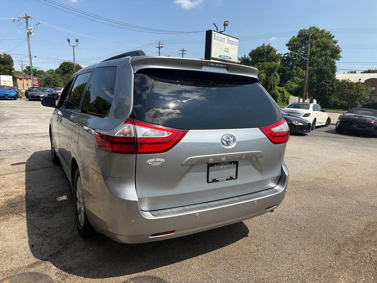 Toyota Sienna Limited Premium AWD 7-Passenger (Natl) 2017