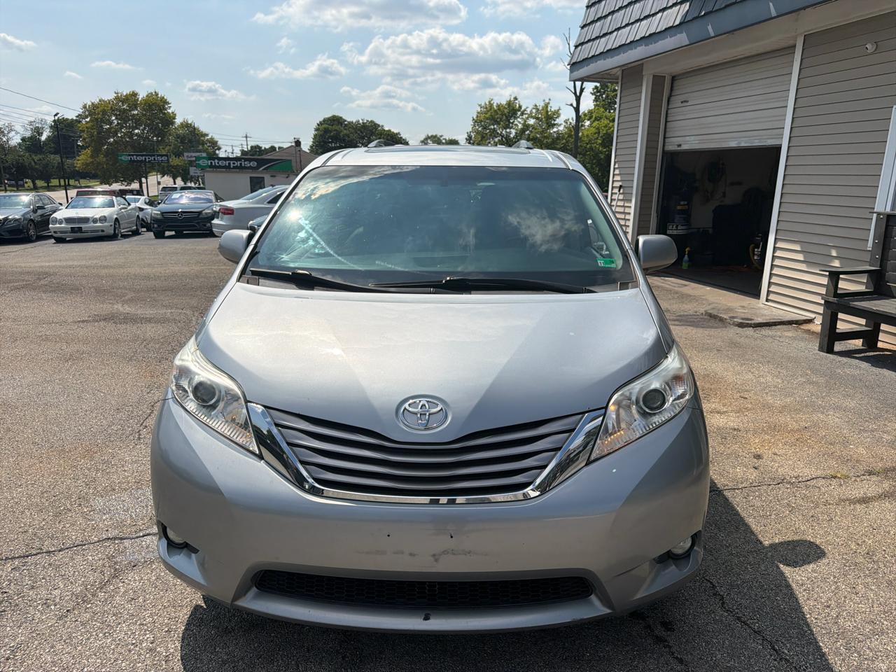 Toyota Sienna Limited Premium AWD 7-Passenger (Natl) 2017