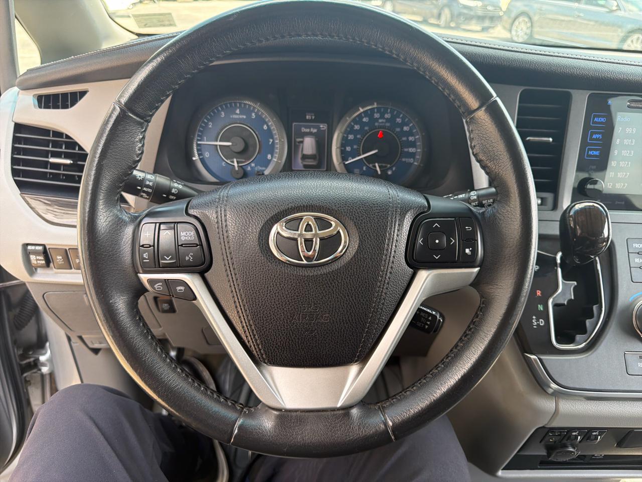 Toyota Sienna Limited Premium AWD 7-Passenger (Natl) 2017