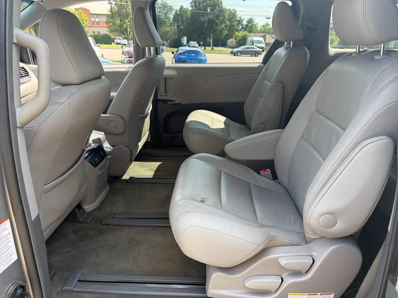 Toyota Sienna Limited Premium AWD 7-Passenger (Natl) 2017