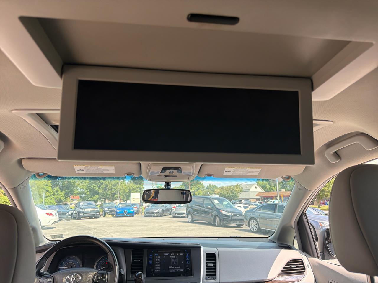 Toyota Sienna Limited Premium AWD 7-Passenger (Natl) 2017