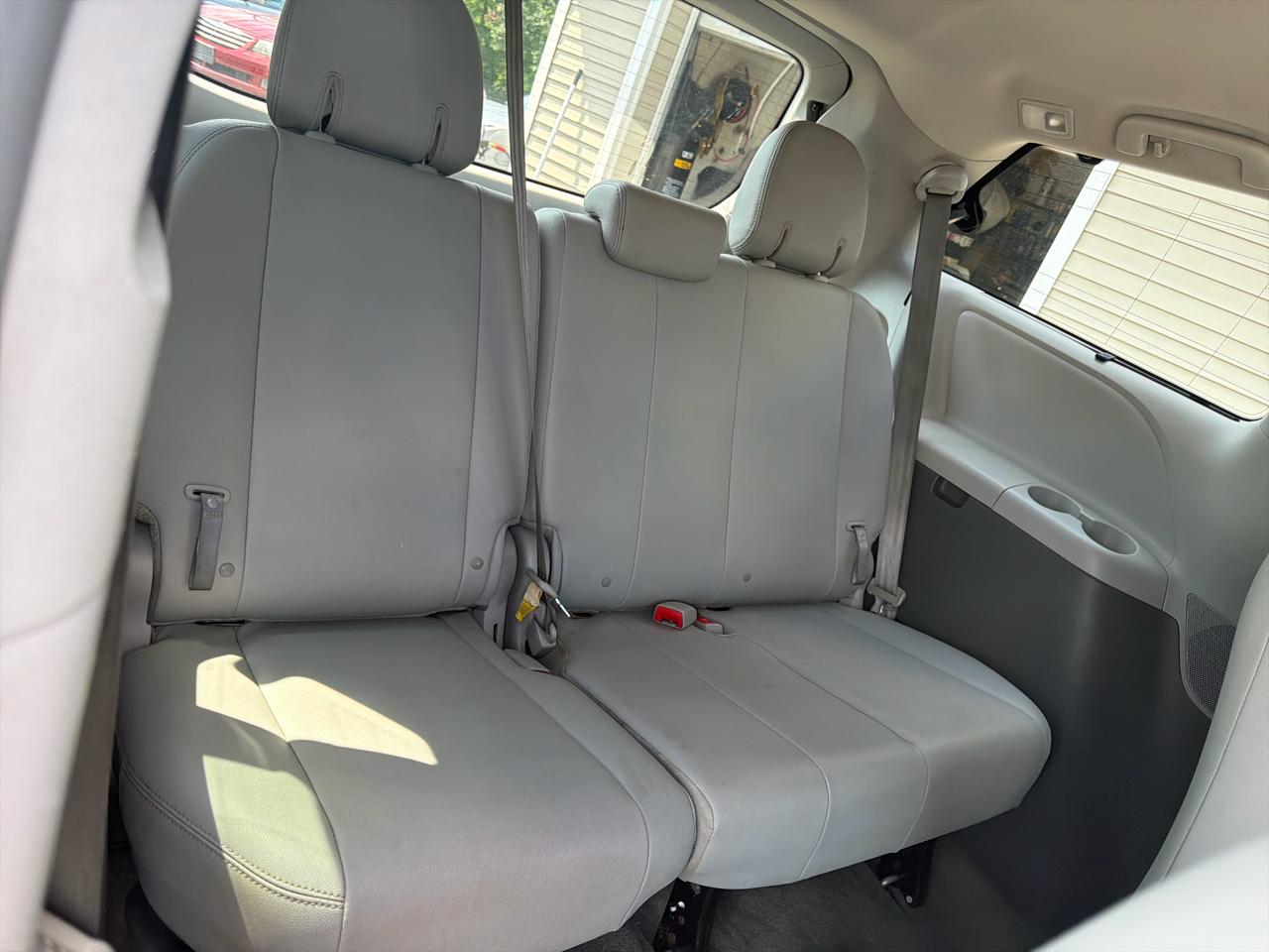 Toyota Sienna Limited Premium AWD 7-Passenger (Natl) 2017