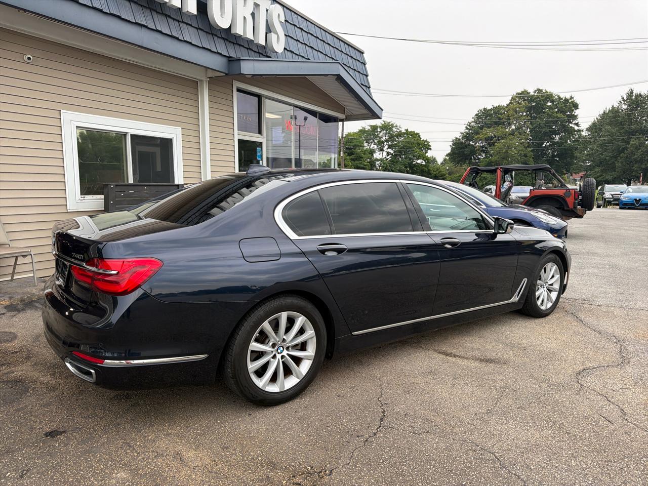 BMW 7 Series 740i xDrive Sedan 2019