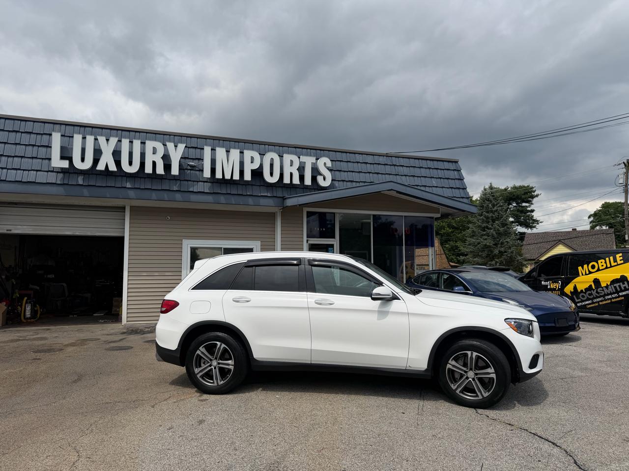 Mercedes-Benz GLC 4MATIC 4dr GLC 300 2016