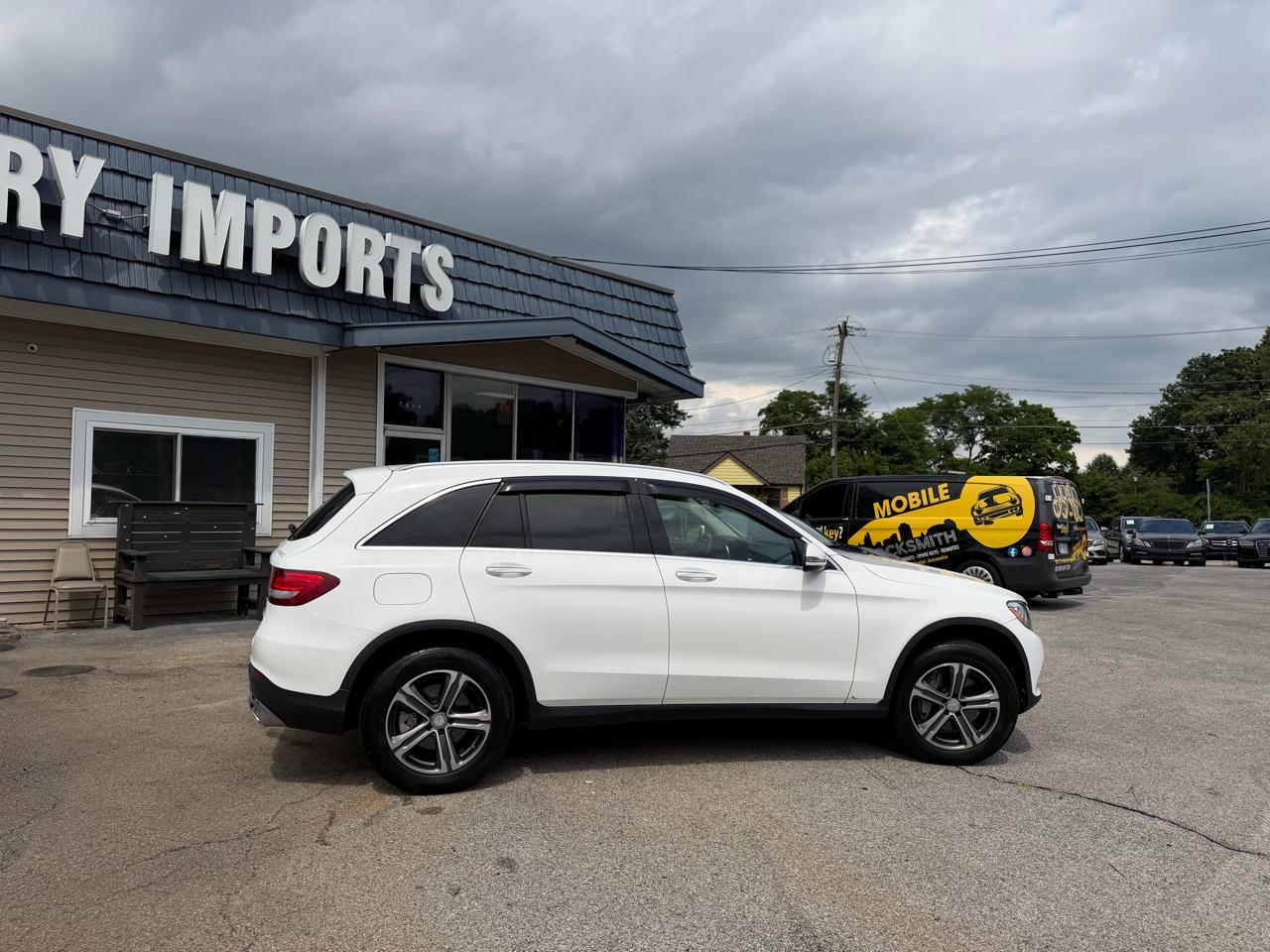 Mercedes-Benz GLC 4MATIC 4dr GLC 300 2016