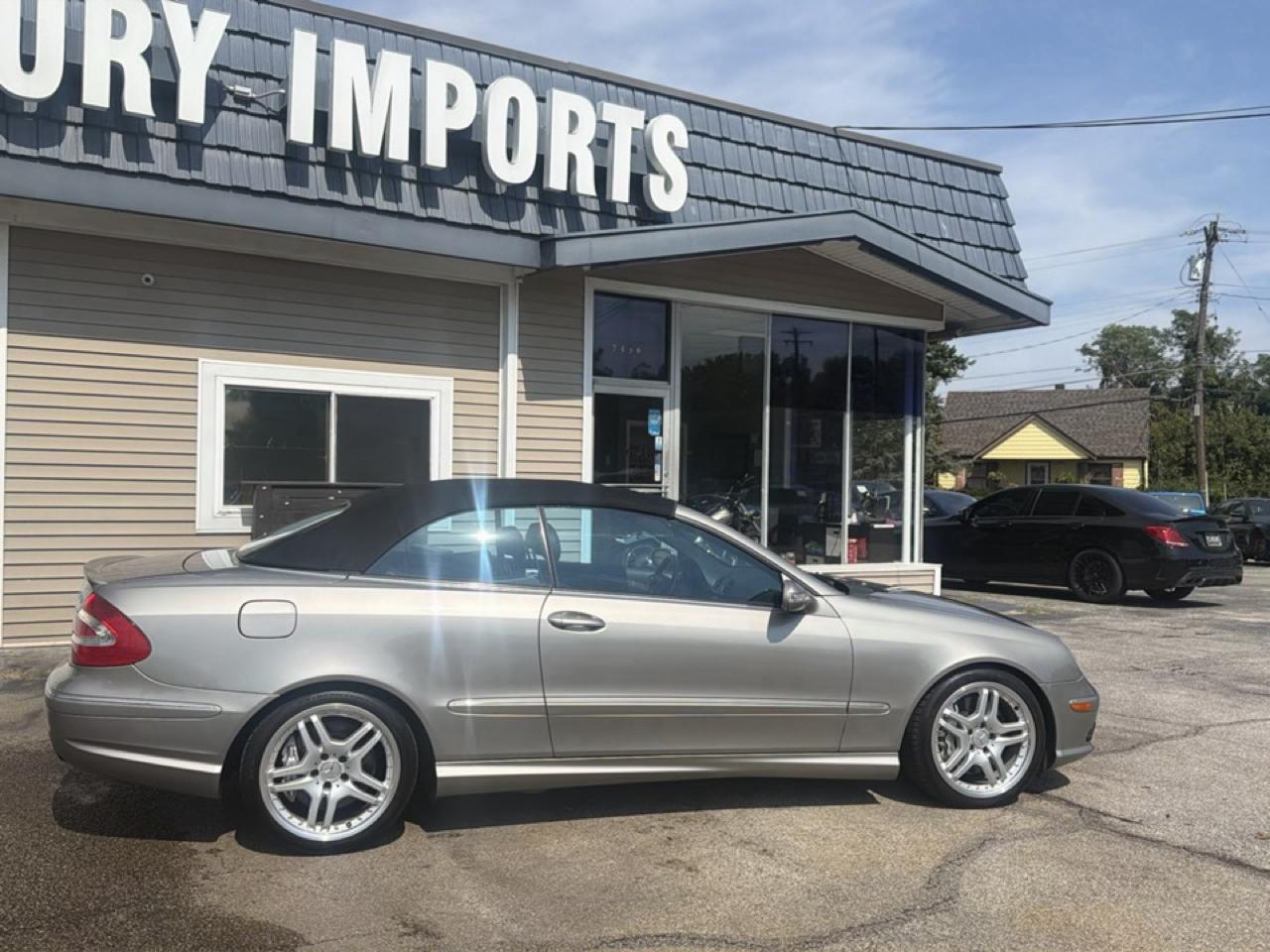 Mercedes-Benz CLK-Class 2dr Cabriolet AMG 2005