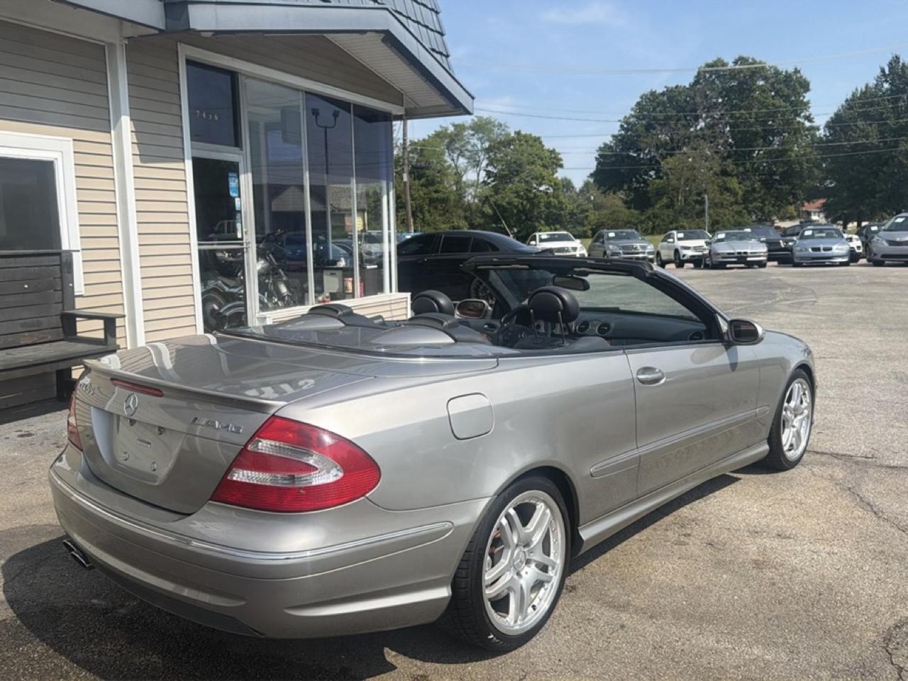 Mercedes-Benz CLK-Class 2dr Cabriolet AMG 2005