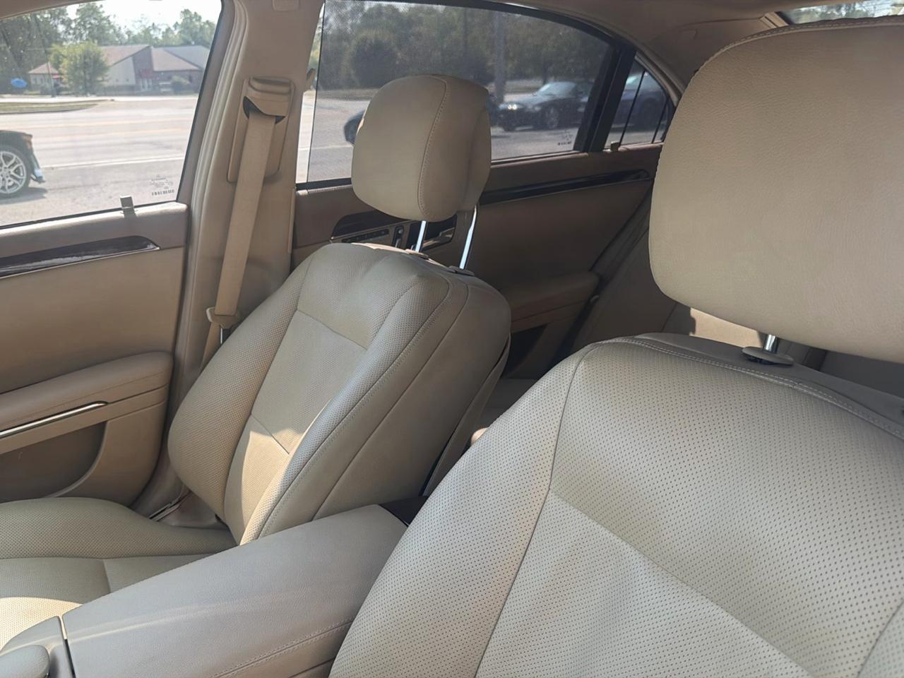 Mercedes-Benz S-Class 4dr Sdn S 550 4MATIC 2010