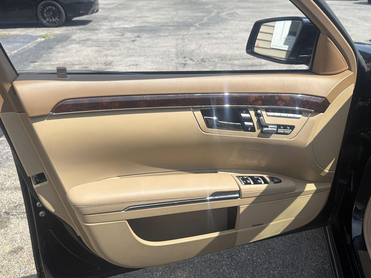Mercedes-Benz S-Class 4dr Sdn S 550 4MATIC 2010