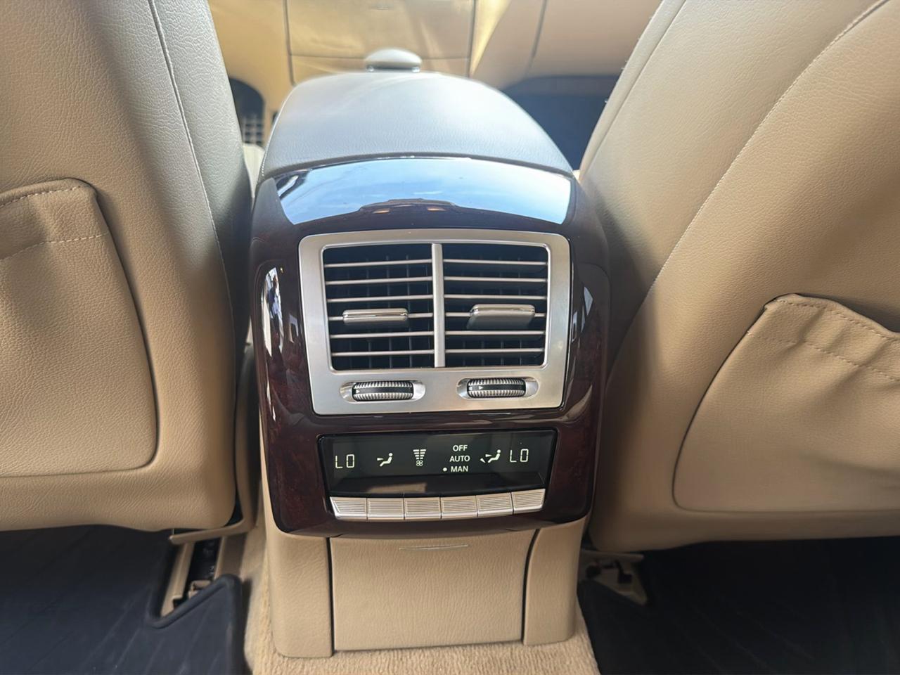 Mercedes-Benz S-Class 4dr Sdn S 550 4MATIC 2010