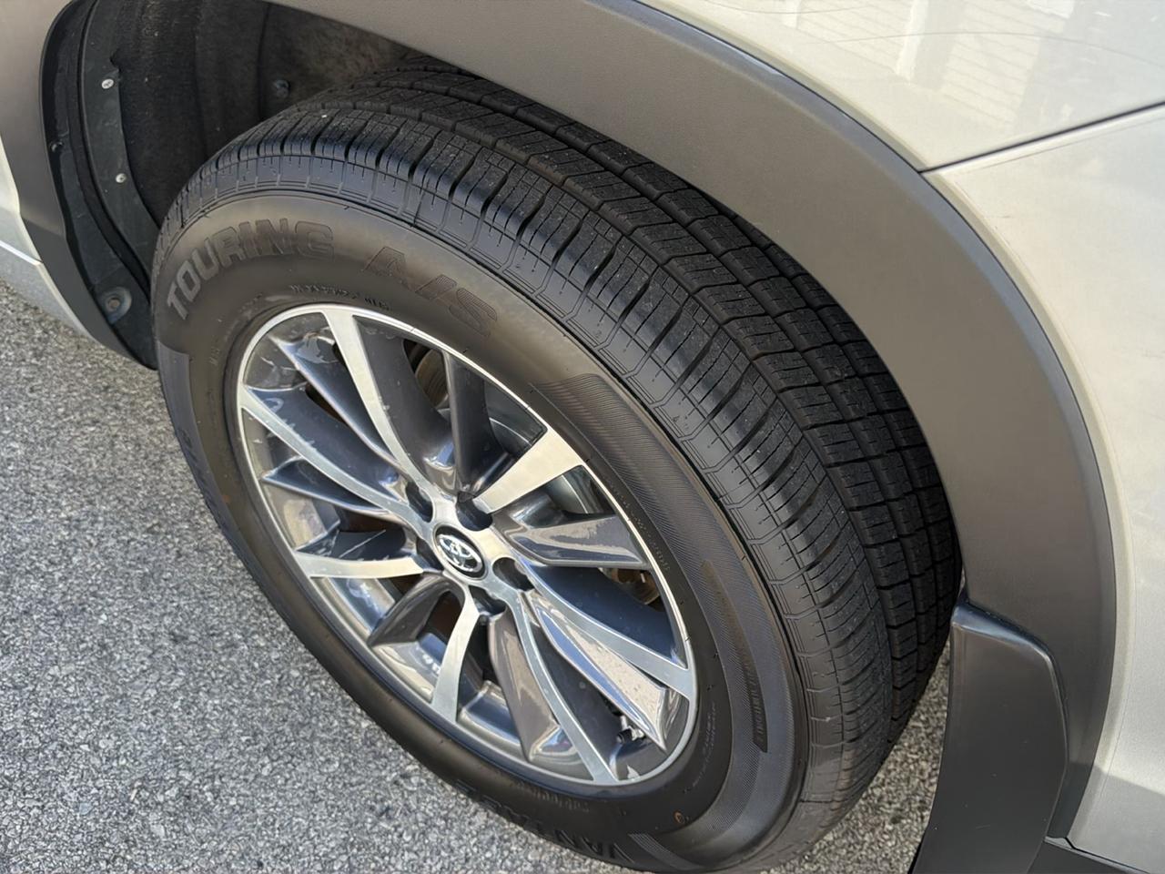 Toyota Highlander XLE V6 AWD (Natl) 2018