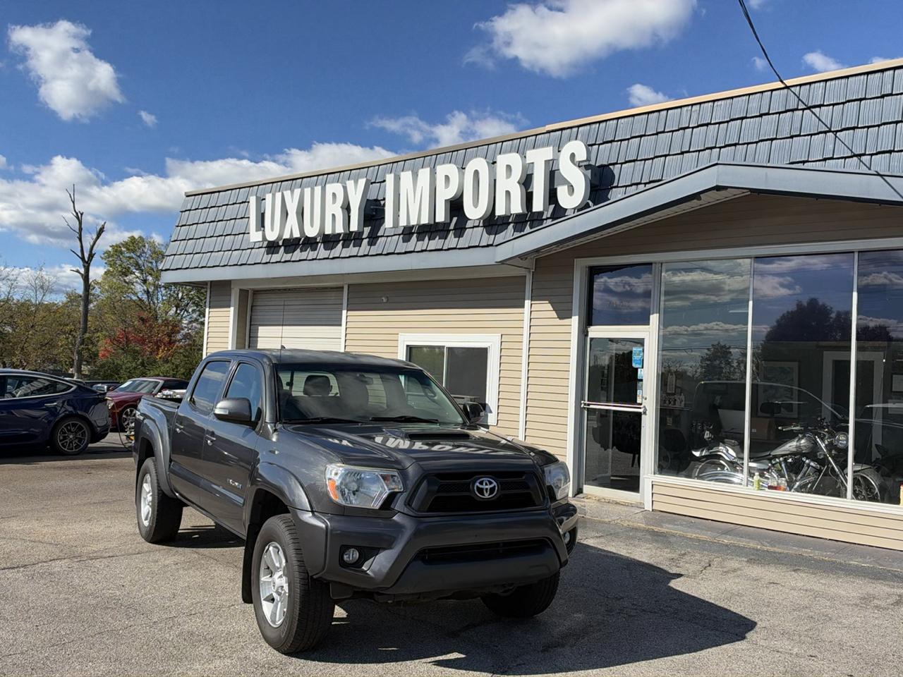 Toyota Tacoma 4WD Double Cab V6 AT (Natl) 2015