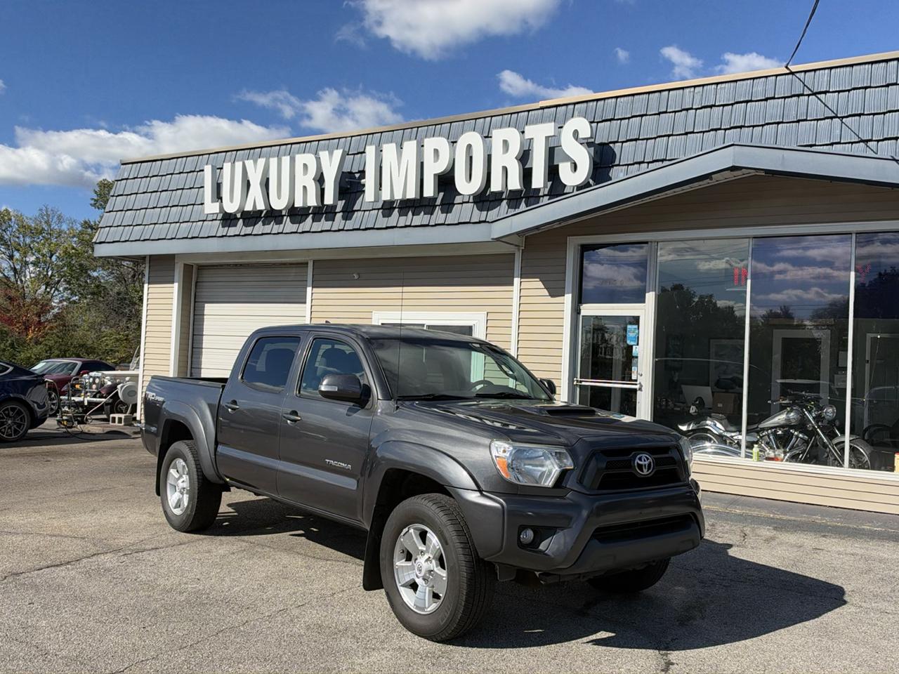 Toyota Tacoma 4WD Double Cab V6 AT (Natl) 2015