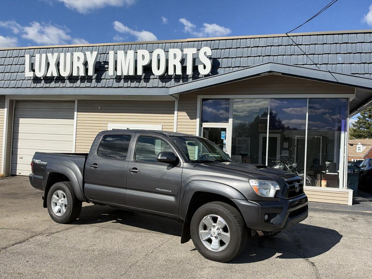 Toyota Tacoma 4WD Double Cab V6 AT (Natl) 2015