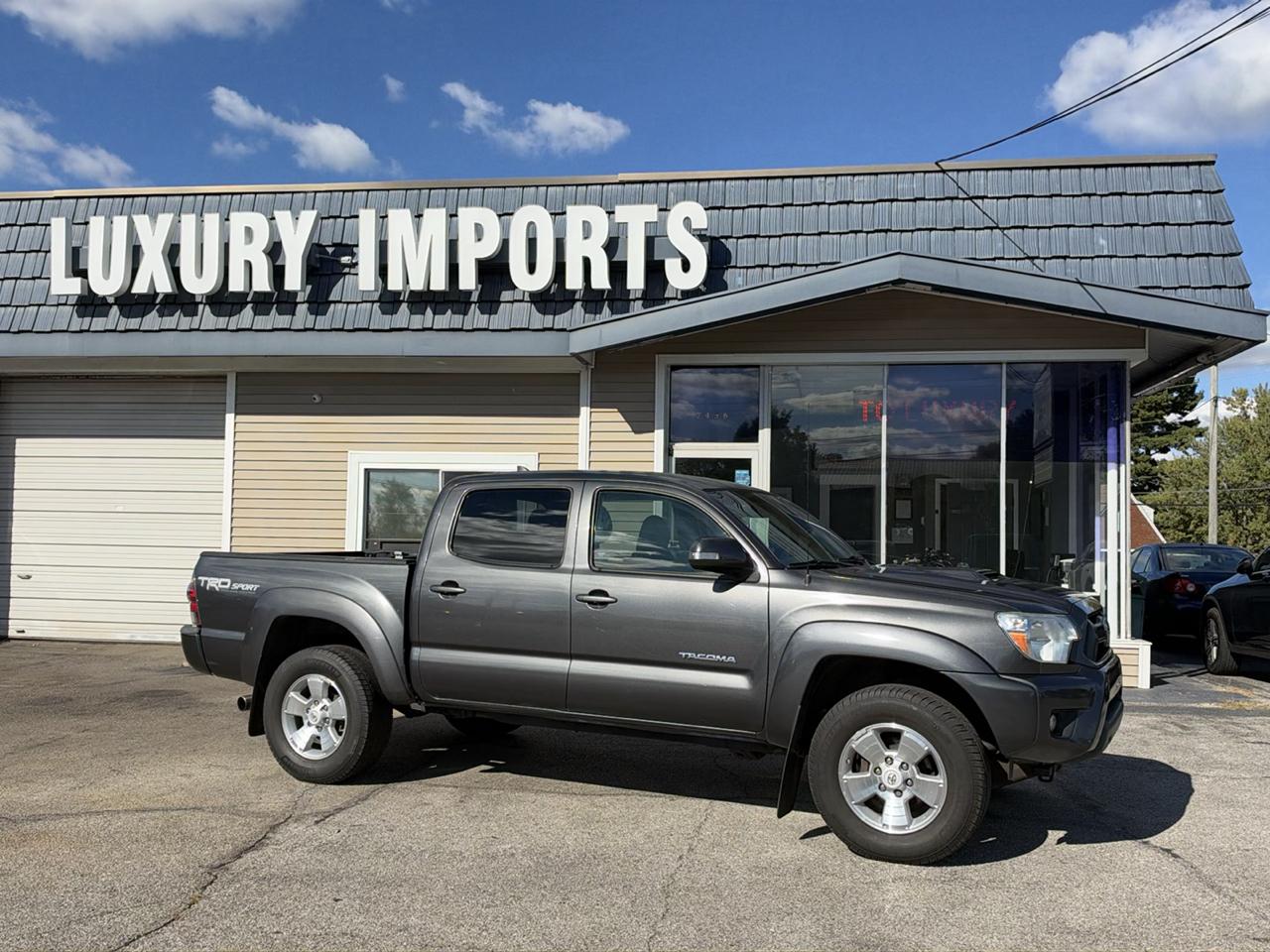 Toyota Tacoma 4WD Double Cab V6 AT (Natl) 2015