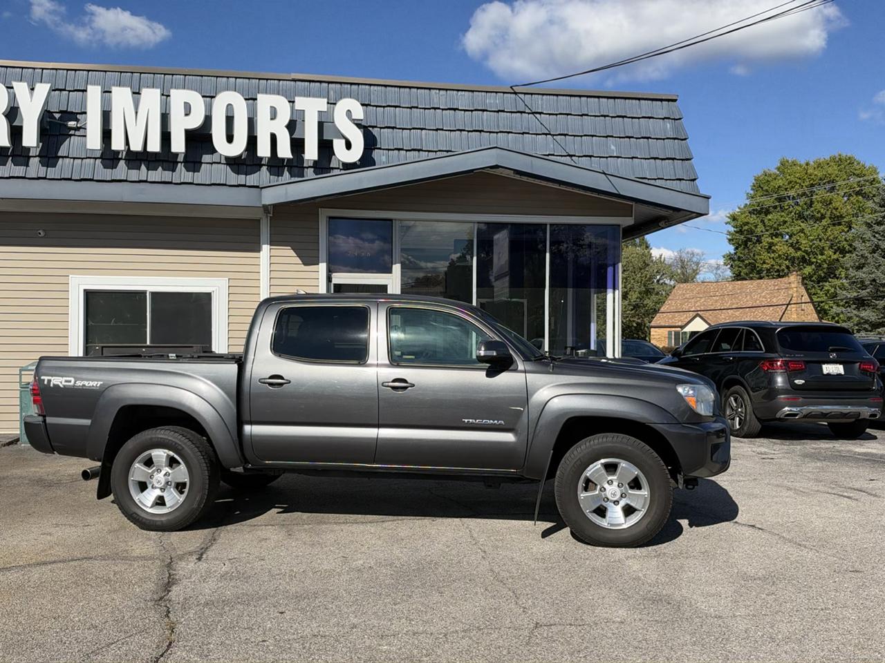 Toyota Tacoma 4WD Double Cab V6 AT (Natl) 2015